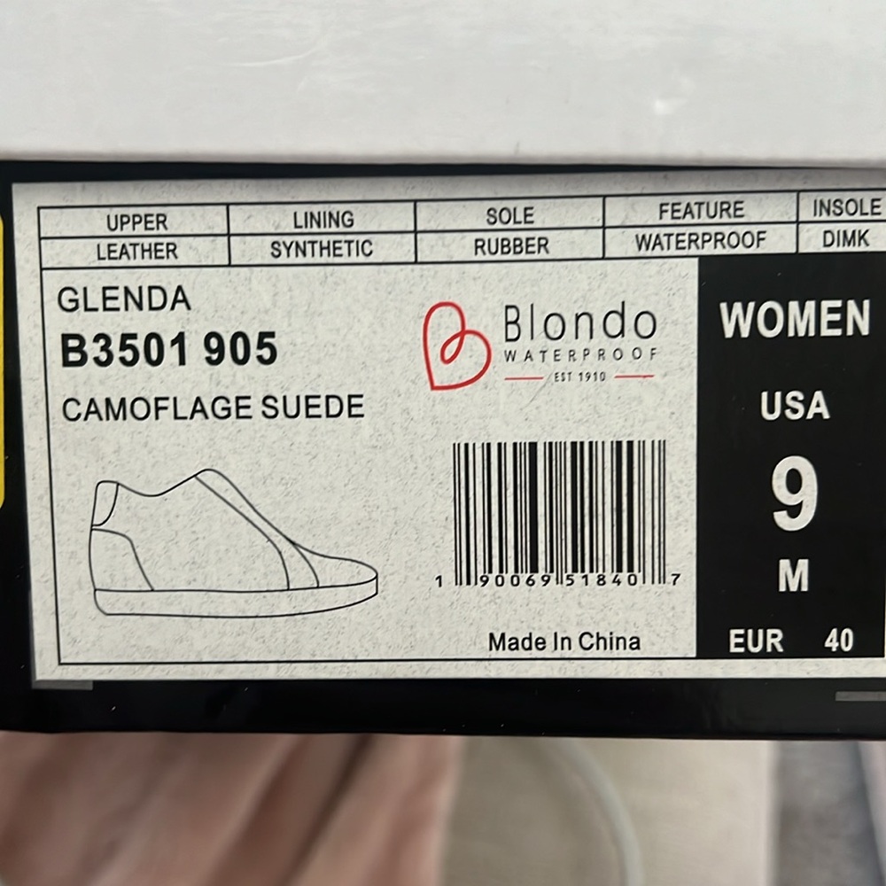 Waterproof sneakers - Picture 5 of 5